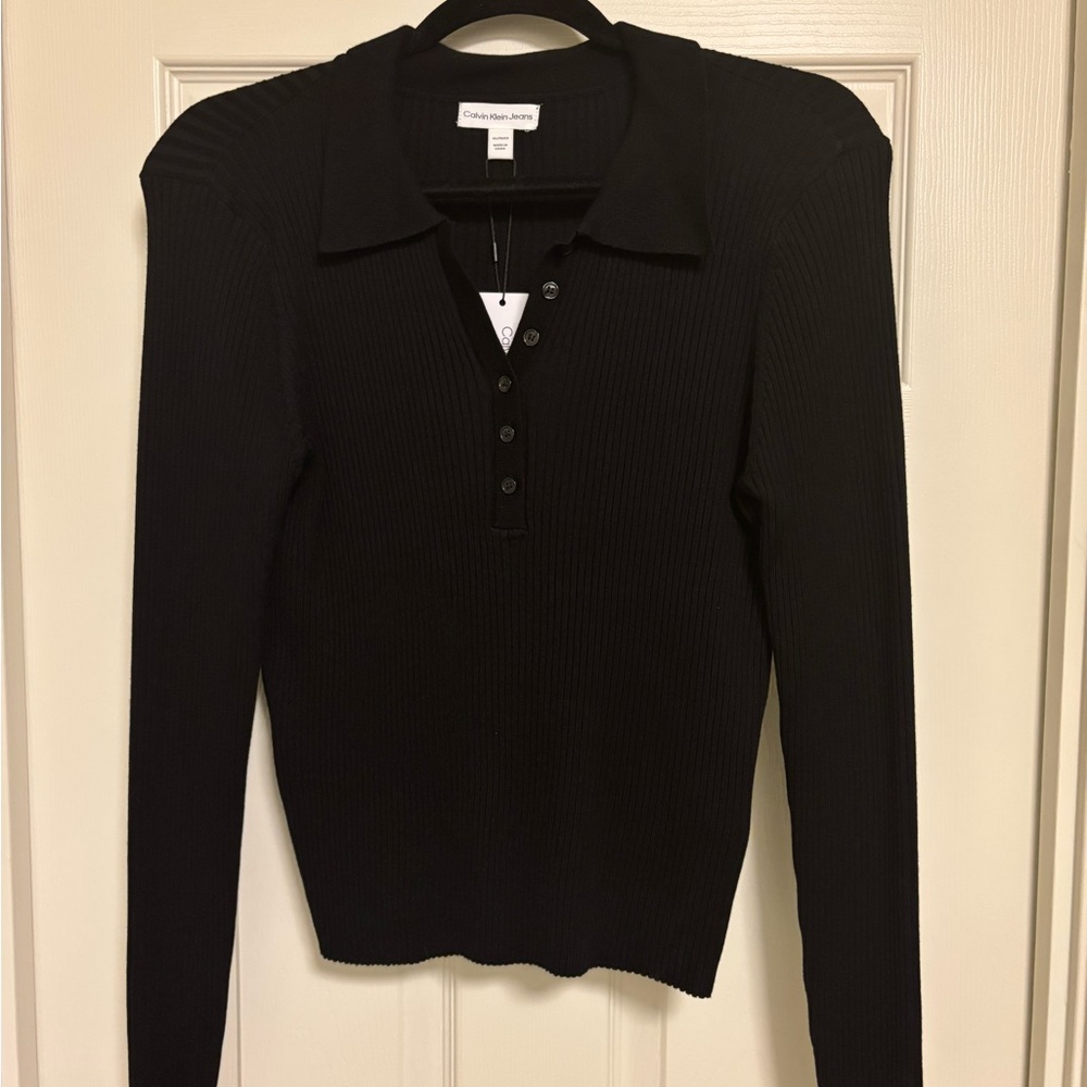 Calvin Klein Black Collared Crop Sweater Vneck
Buttons NWT L/XL